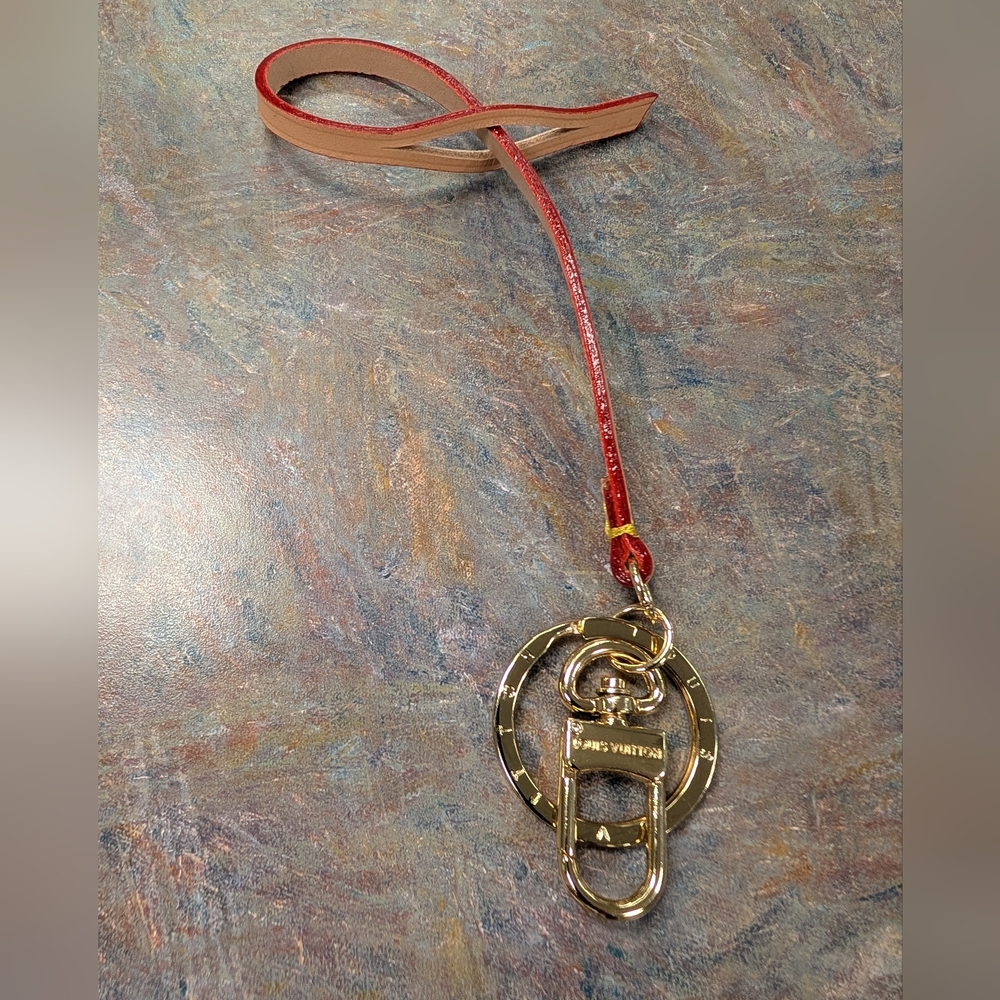 Louis Vuitton Goldtone Keychain & Clip with Leather Strap Attached - Picture 2 of 11